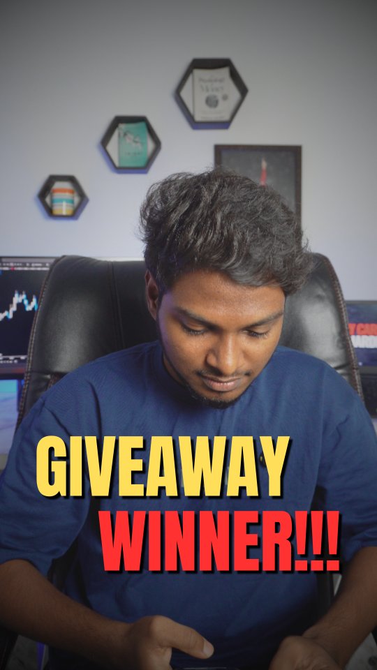 ⁣Giveaway alert🕶️⚡

Follow